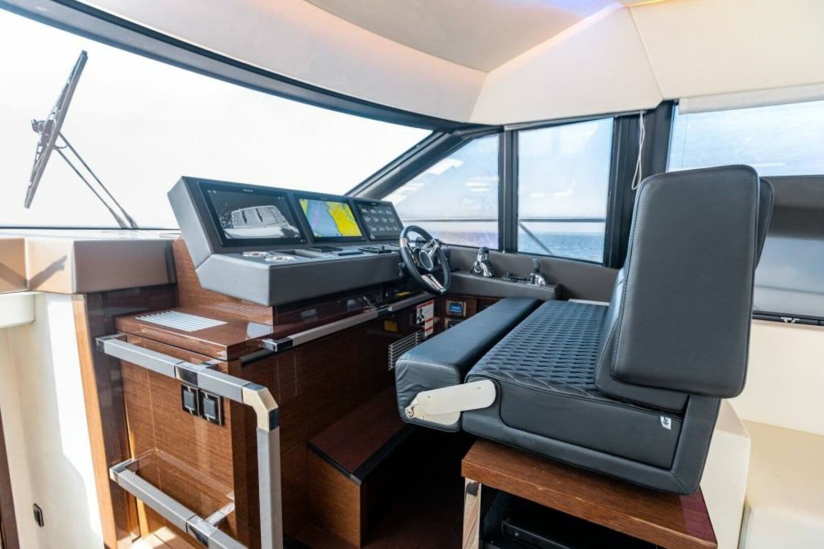 2020 Prestige 630 Flybridge — photo 37