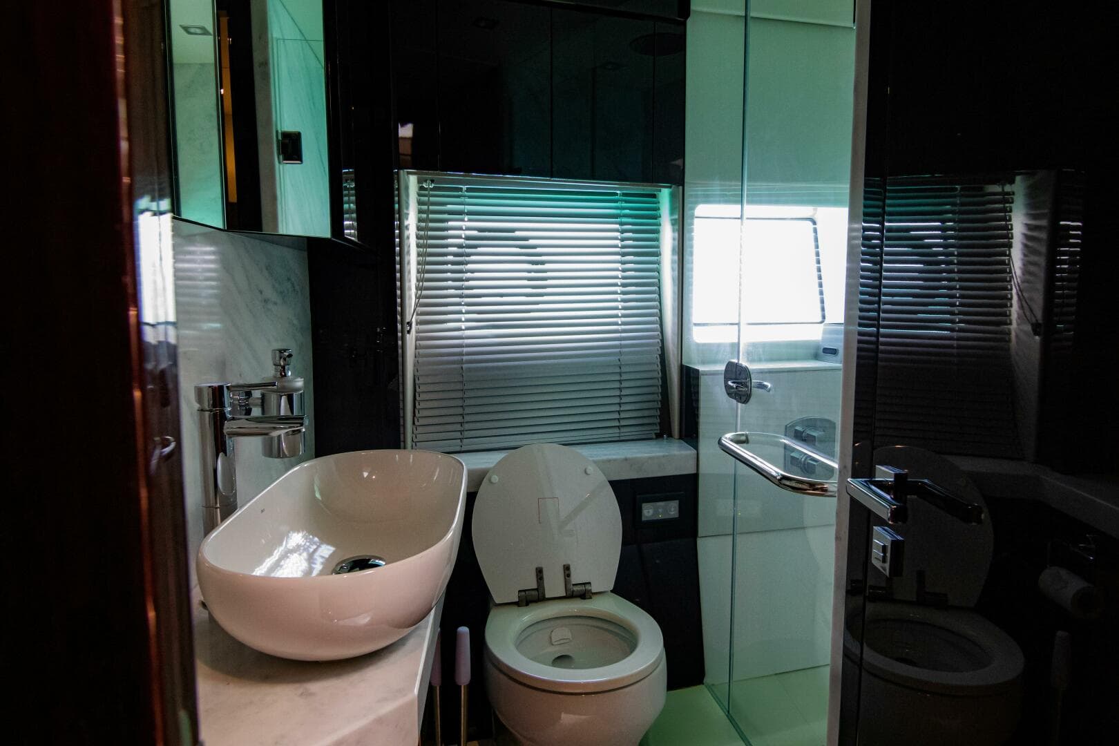 2018 Sunseeker Manhattan 66 — photo 22