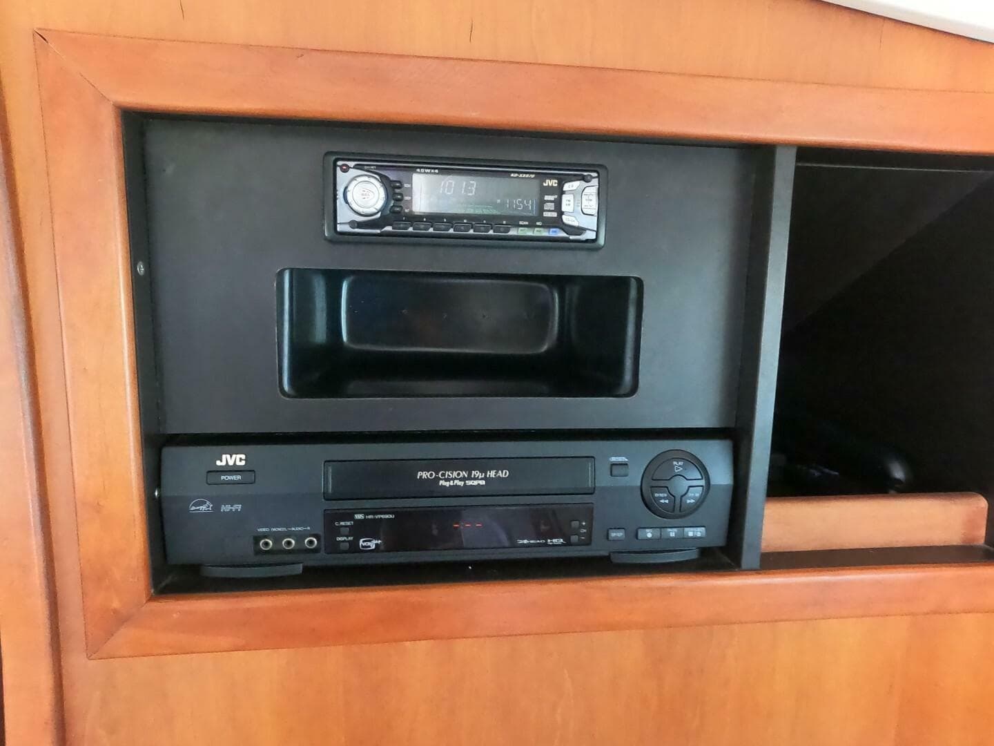 2002 Luhrs 34 Convertible — photo 15