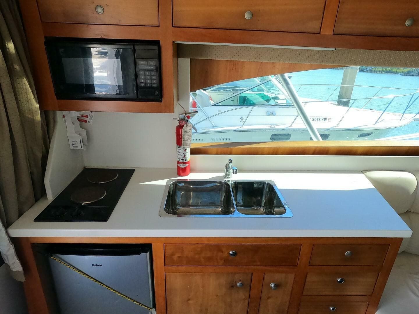 2002 Luhrs 34 Convertible — photo 22