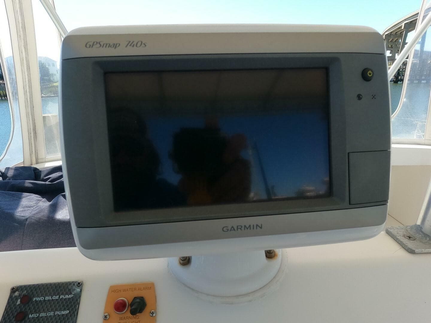 2002 Luhrs 34 Convertible — photo 38