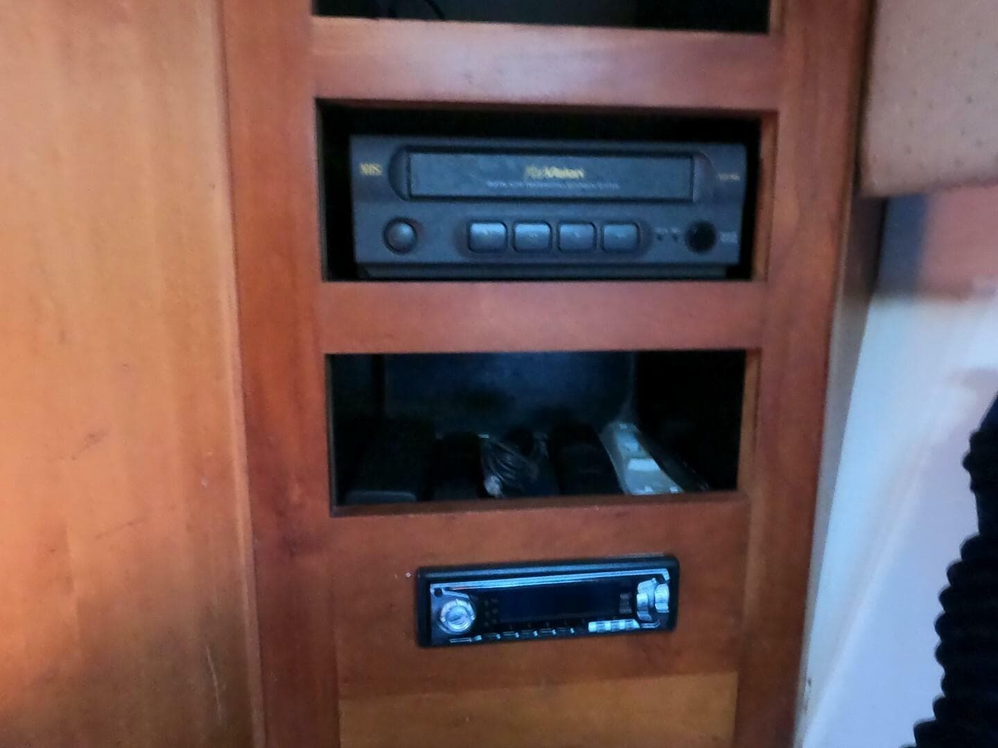 2002 Luhrs 34 Convertible — photo 30