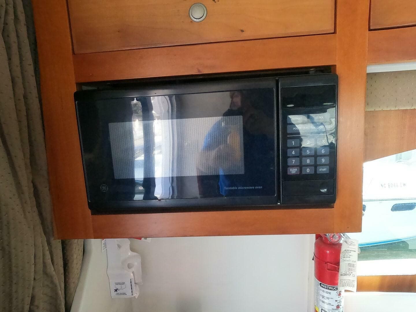 2002 Luhrs 34 Convertible — photo 13