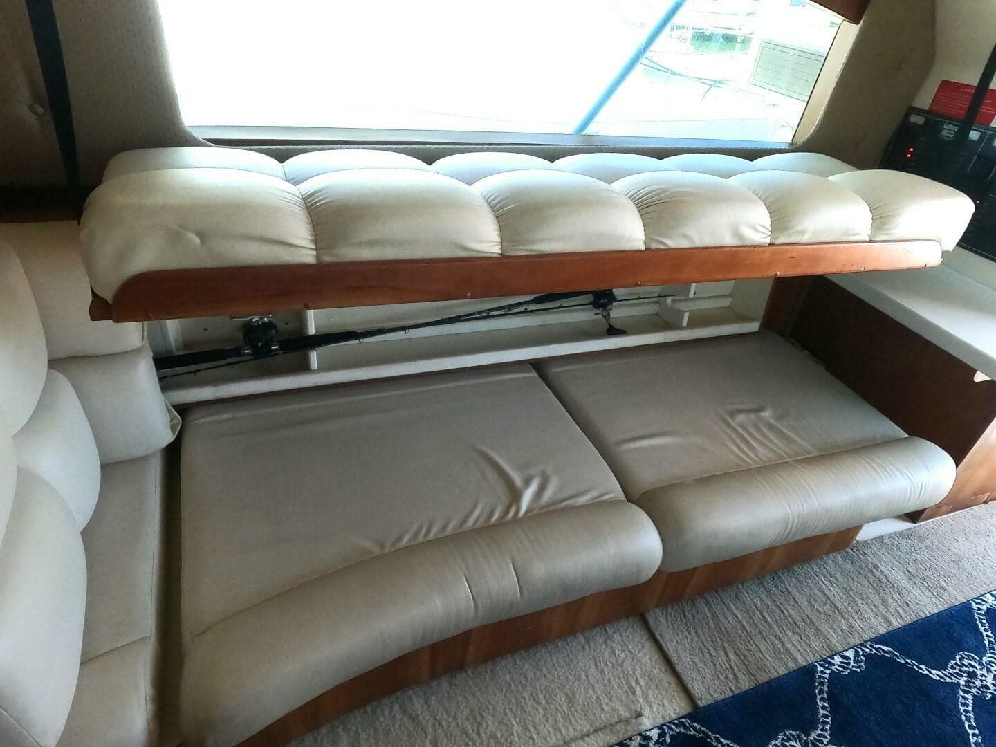 2002 Luhrs 34 Convertible — photo 17