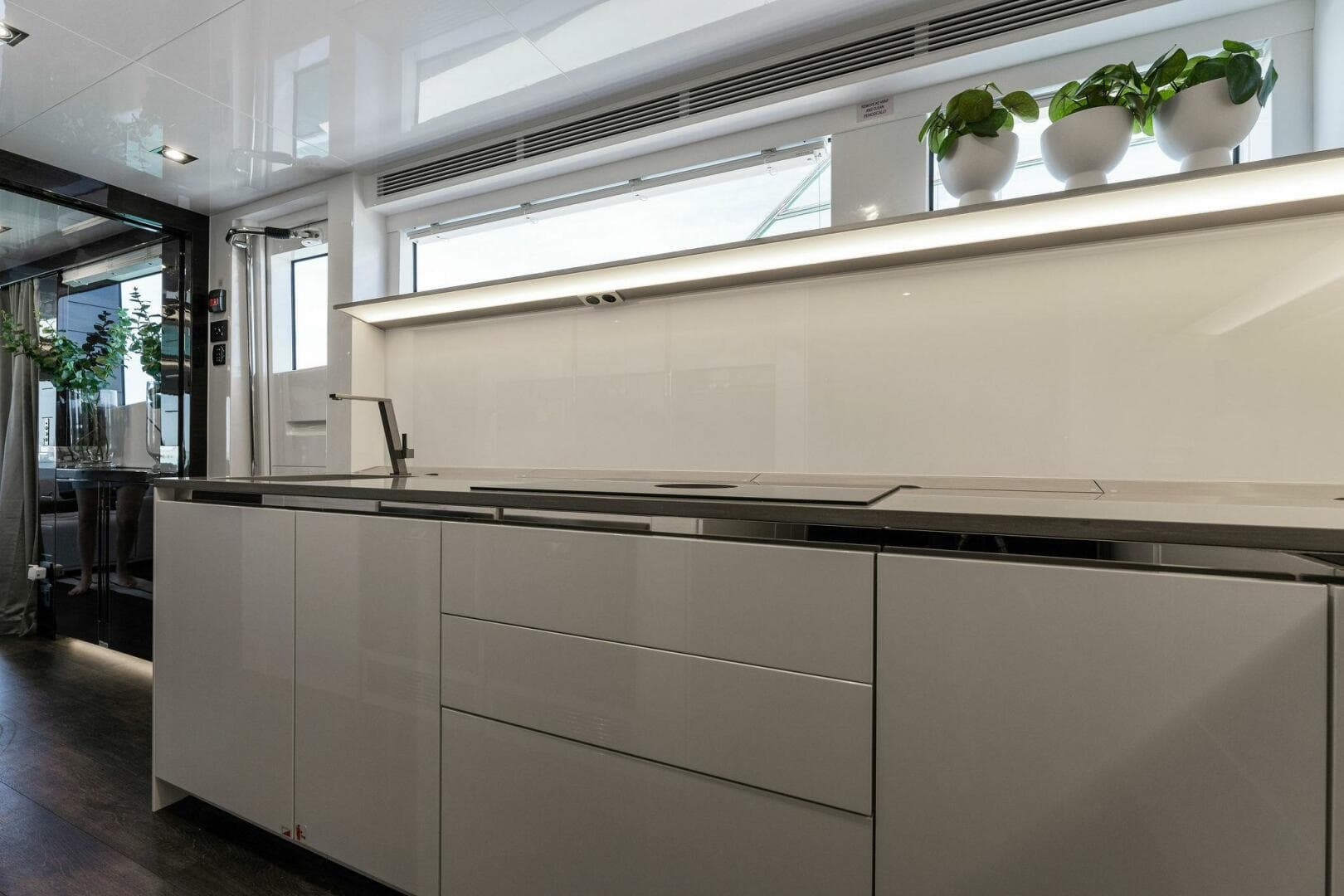 2023 Pearl 95 — photo 32