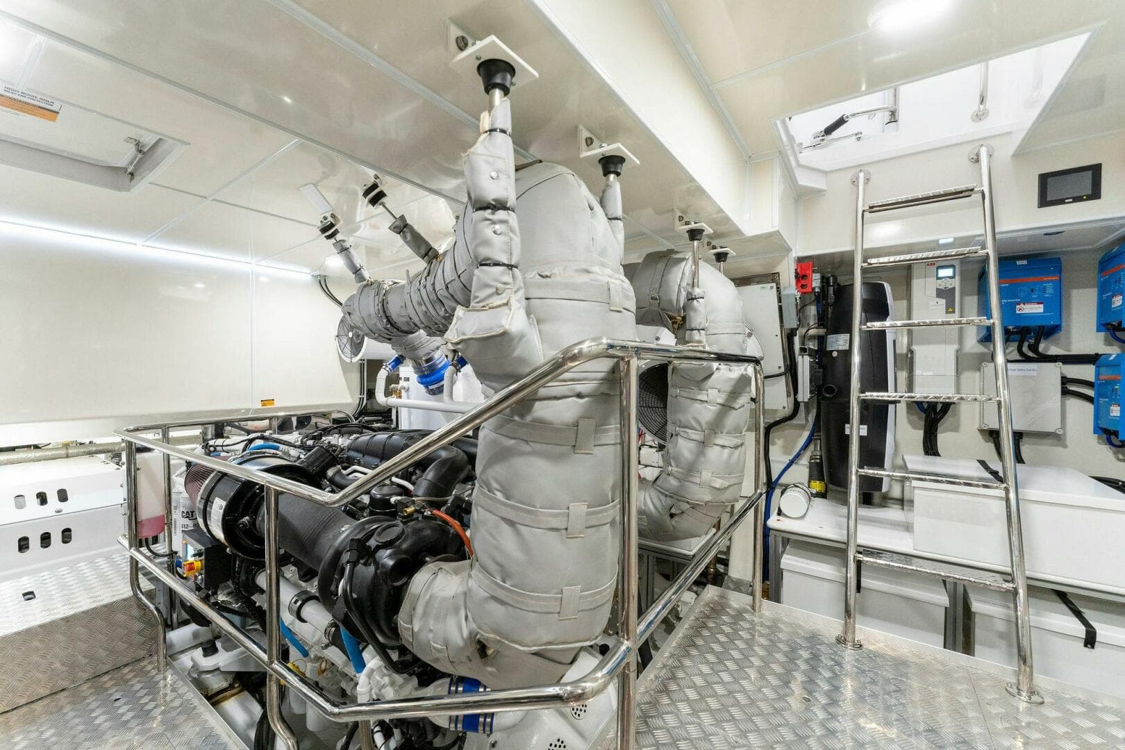 2023 Pearl 95 — photo 40