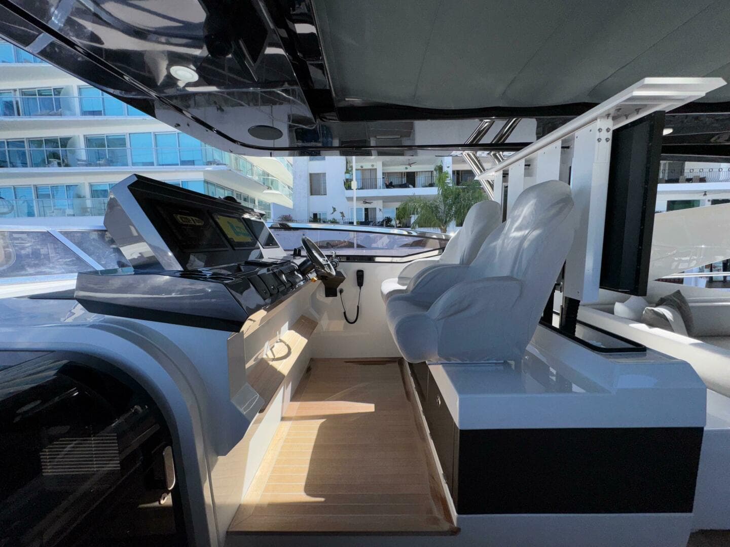 2023 Pearl 95 — photo 18