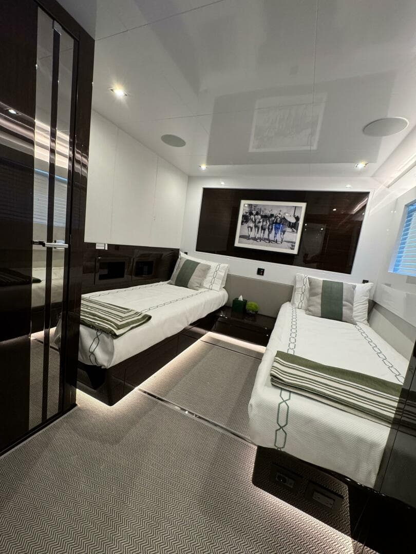 2023 Pearl 95 — photo 30