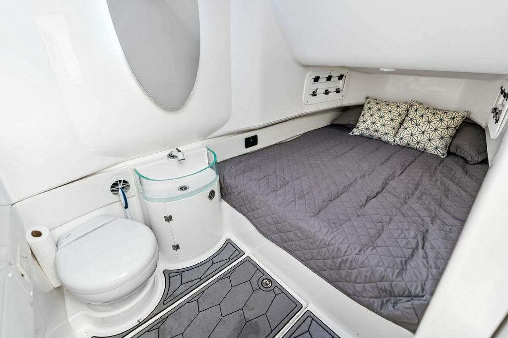 2021 Fountain 39 Nx — photo 23