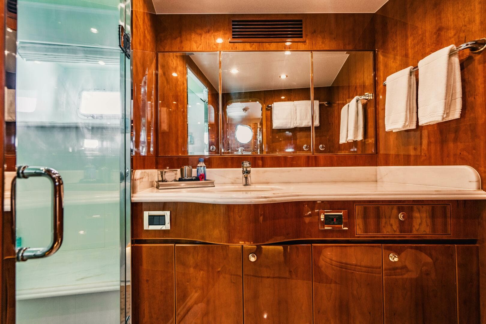 2005 Hargrave — photo 13