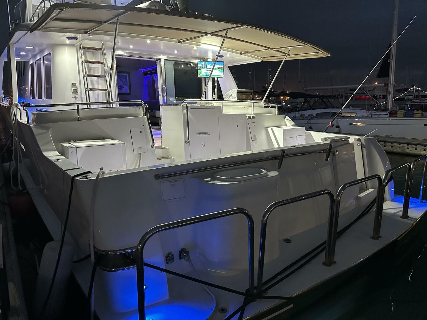 2004 Cheoy Lee — photo 16