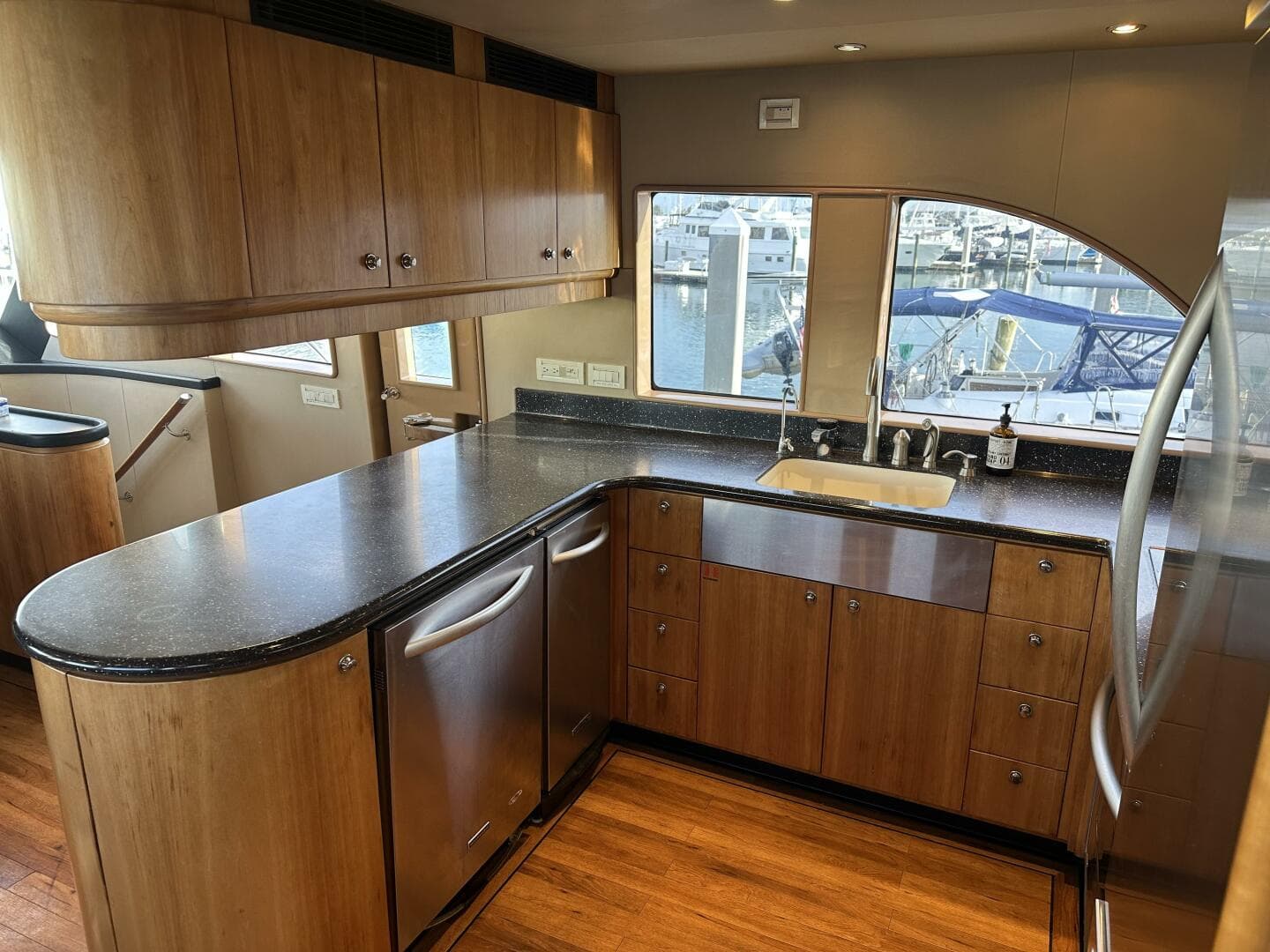 2004 Cheoy Lee — photo 47