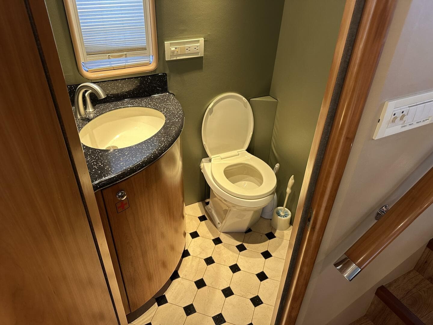 2004 Cheoy Lee — photo 43