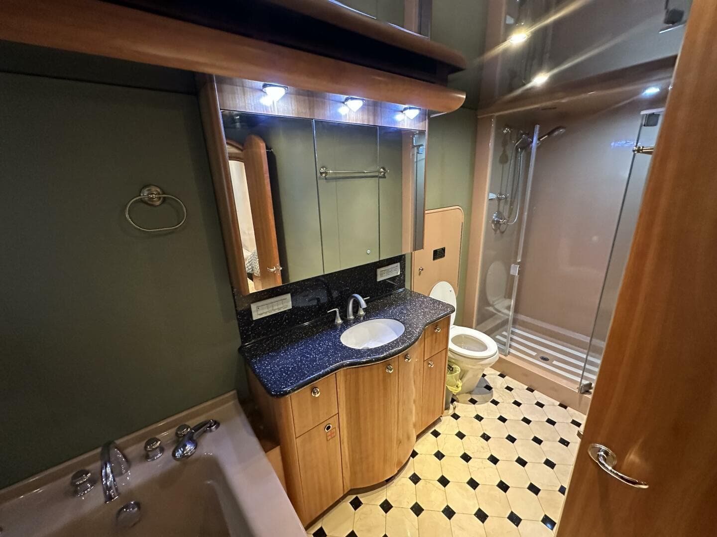 2004 Cheoy Lee — photo 70