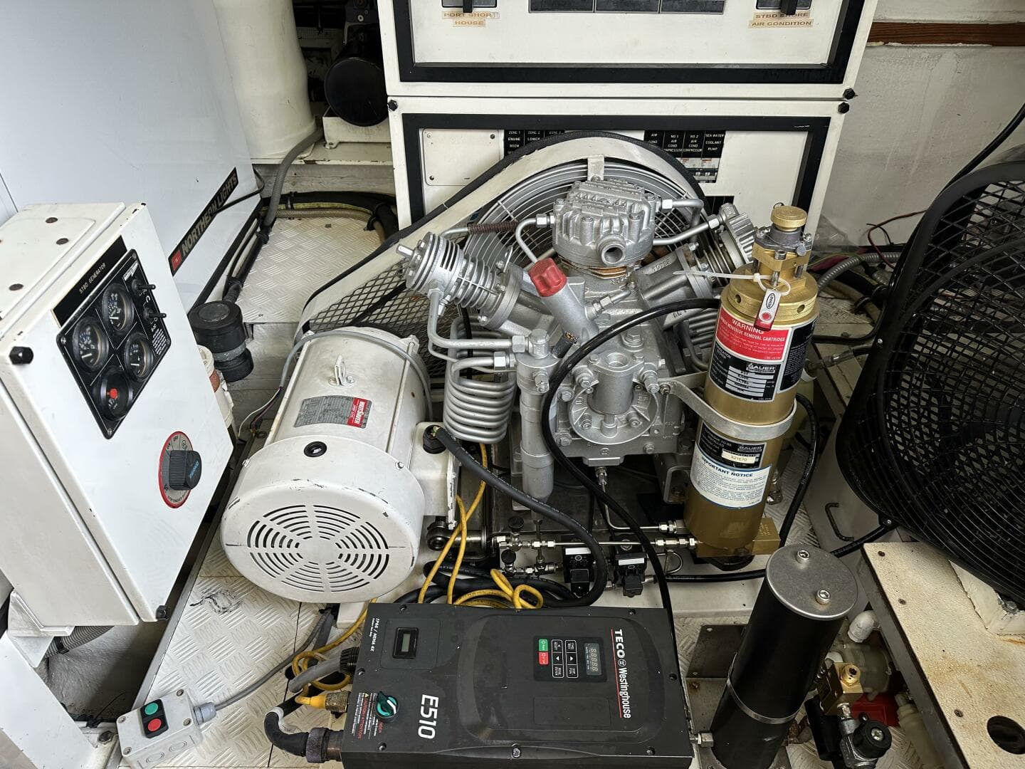 2004 Cheoy Lee — photo 34