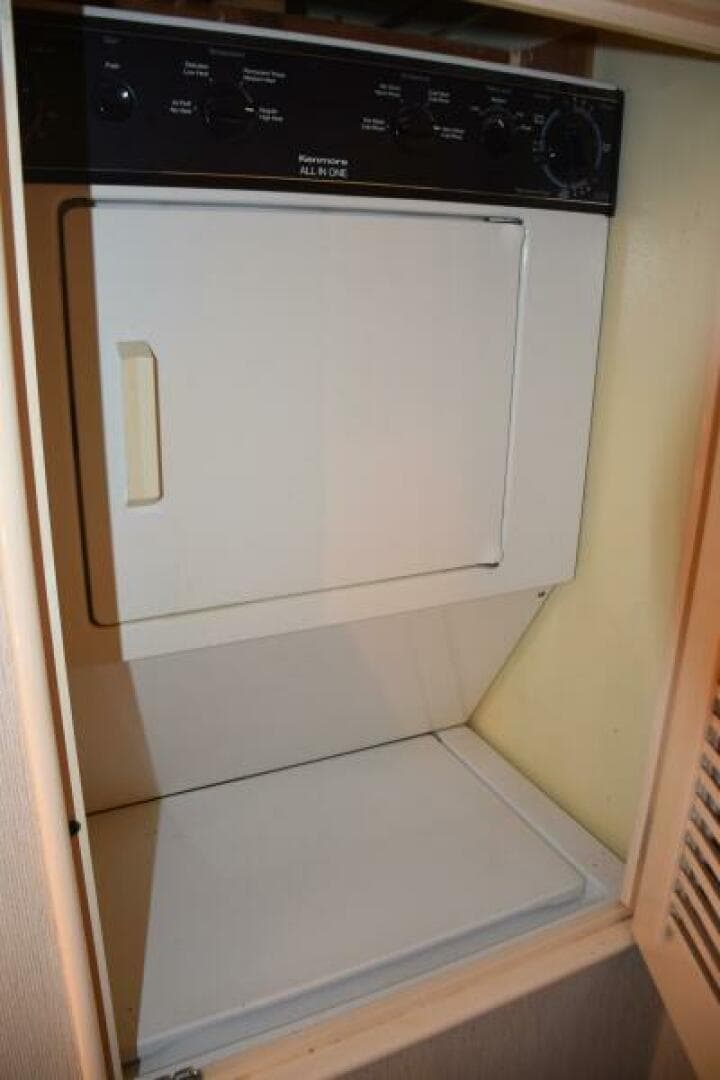 1990 Sunny Briggs Flybridge Sportfish — photo 23