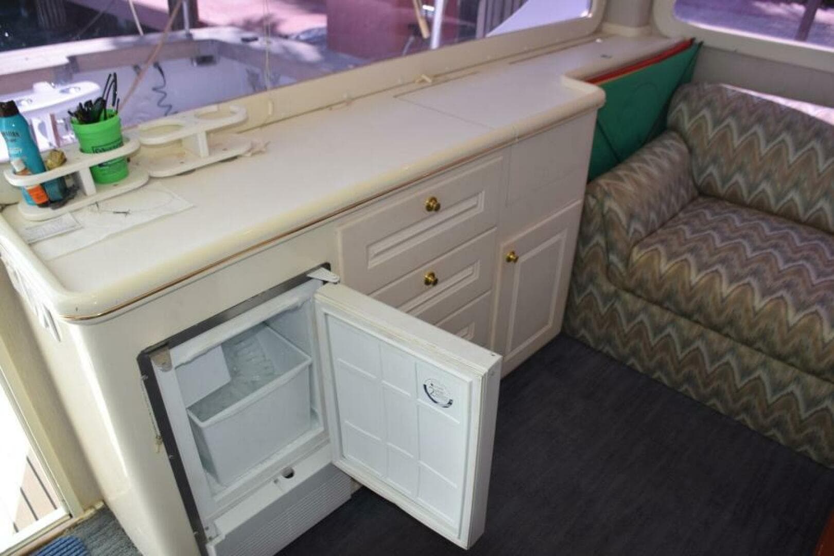 1990 Sunny Briggs Flybridge Sportfish — photo 9