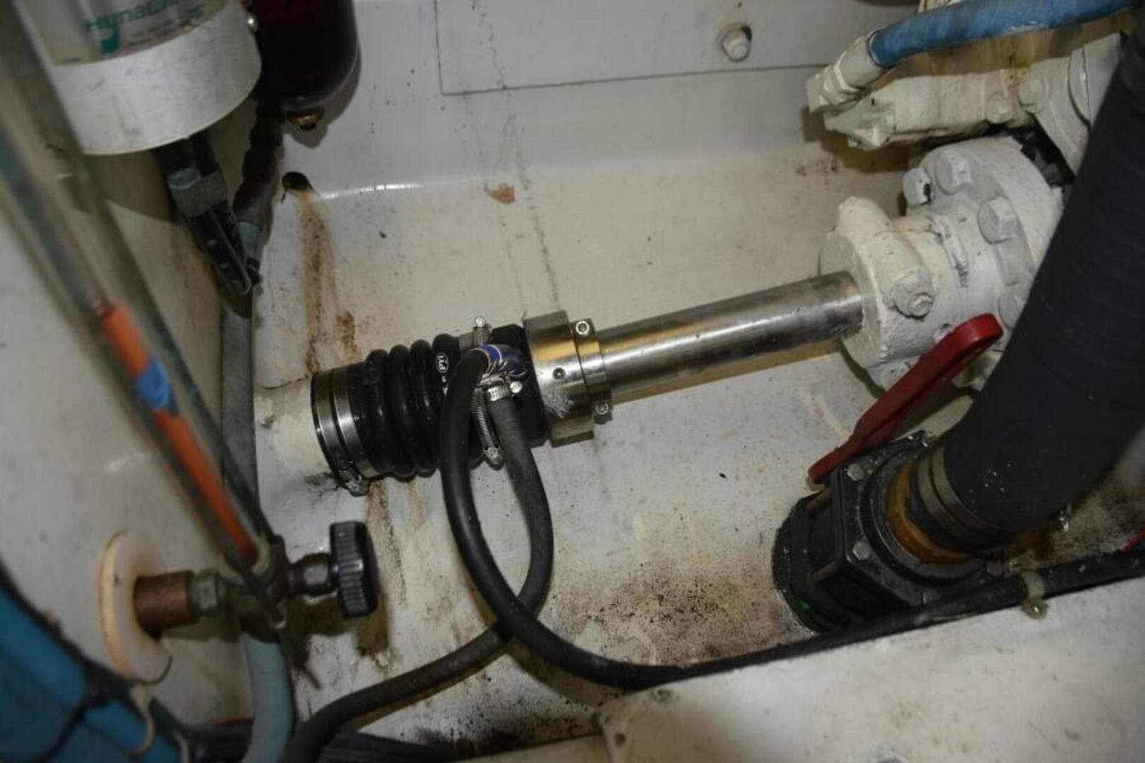 1990 Sunny Briggs Flybridge Sportfish — photo 46