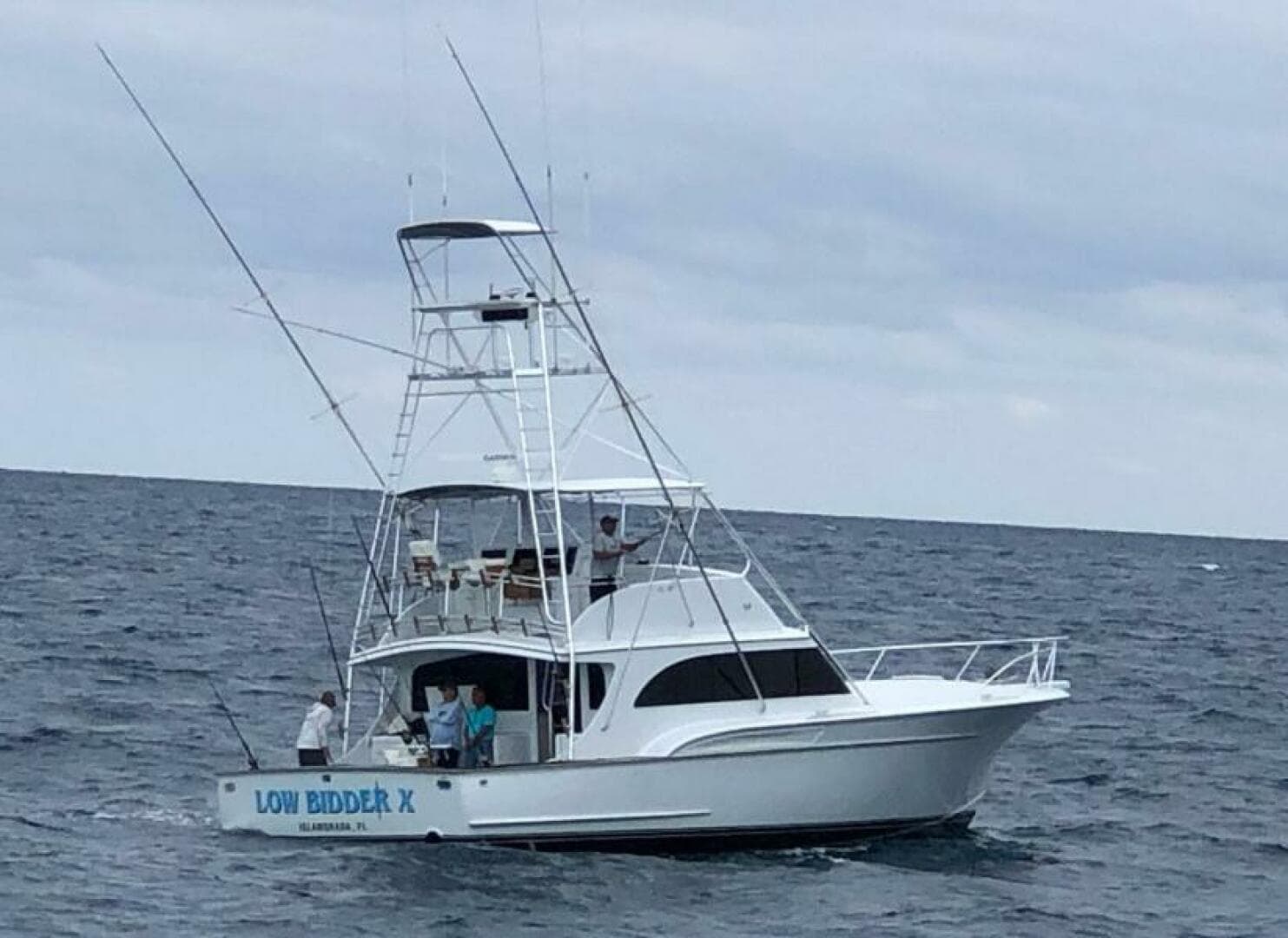 1990 Sunny Briggs Flybridge Sportfish — photo 1