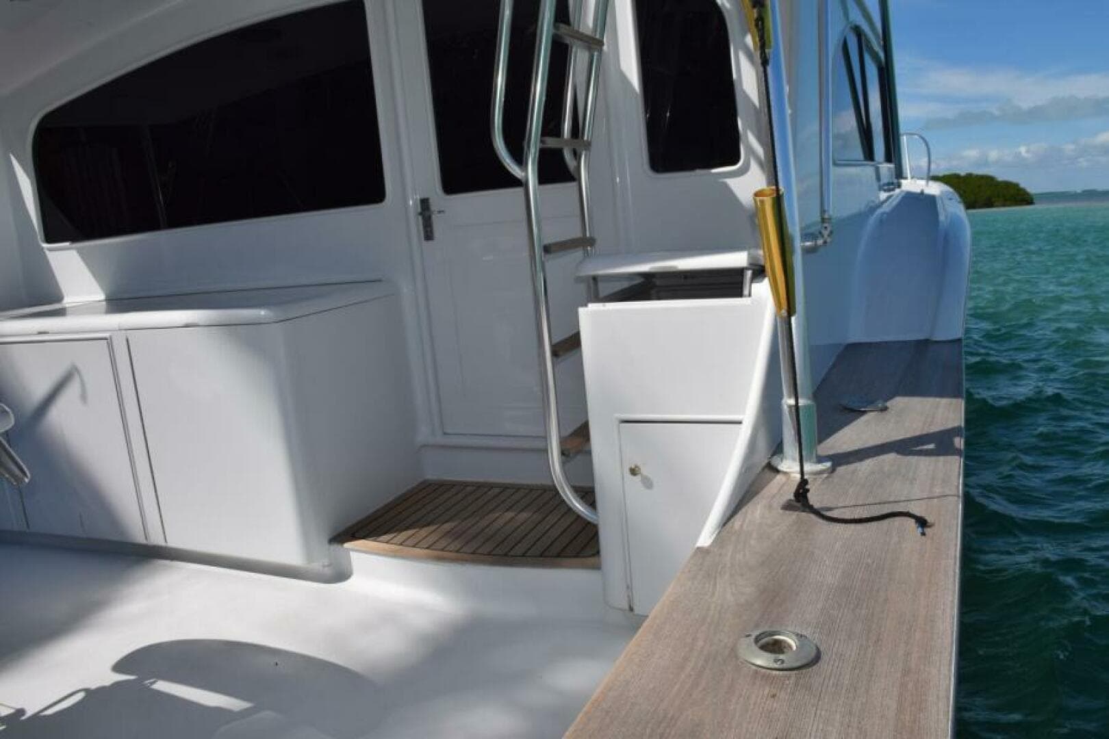 1990 Sunny Briggs Flybridge Sportfish — photo 52