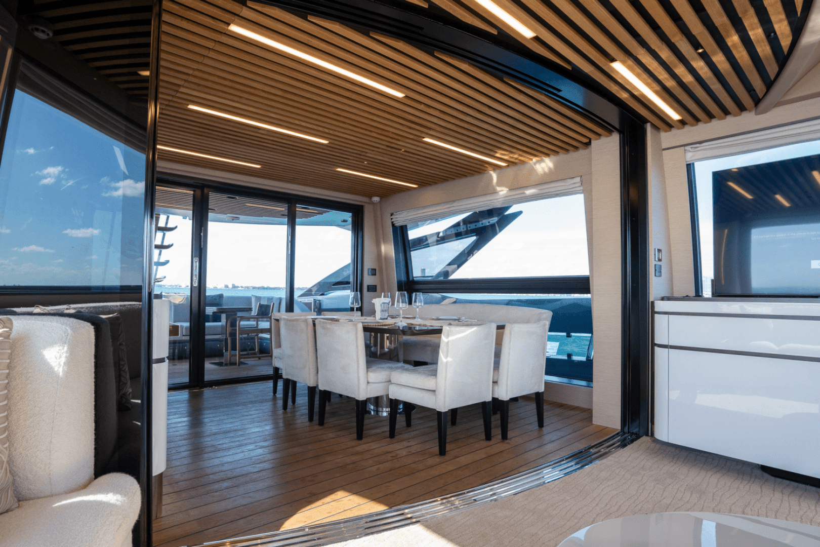 2022 Azimut S10 — photo 38