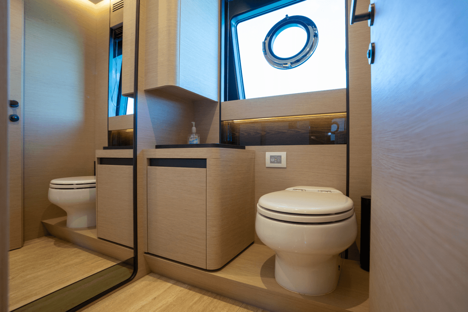 2022 Azimut S10 — photo 20