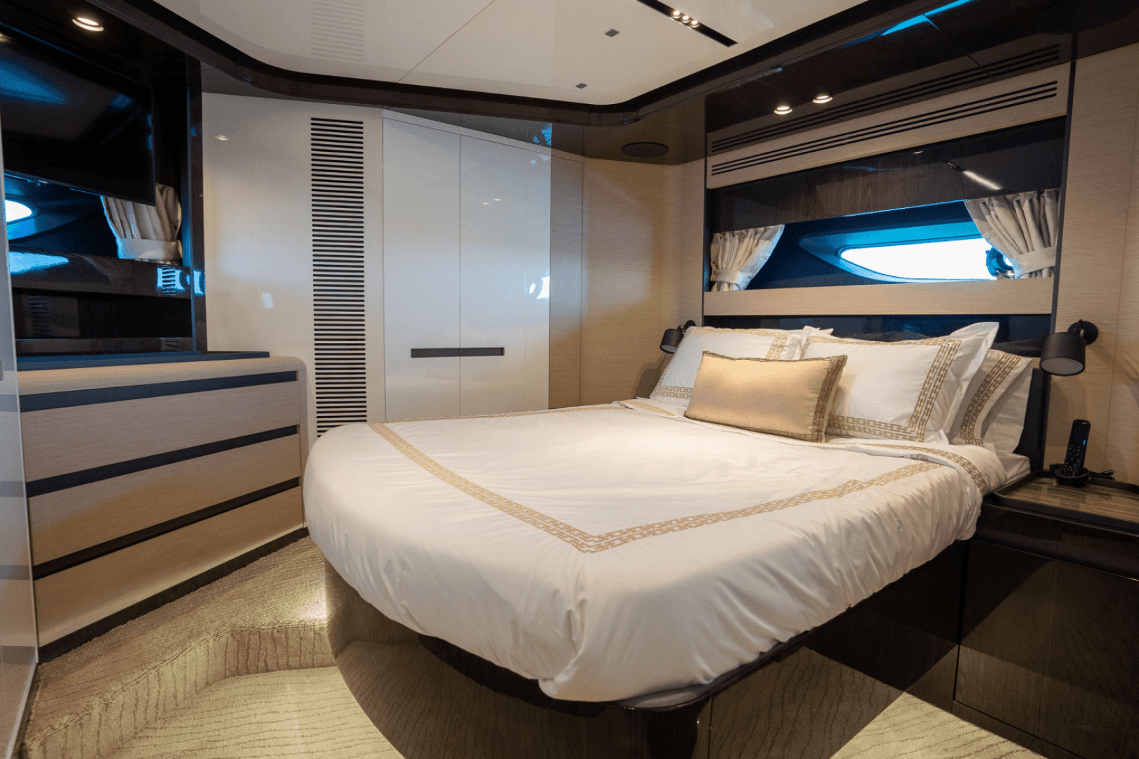 2022 Azimut S10 — photo 24