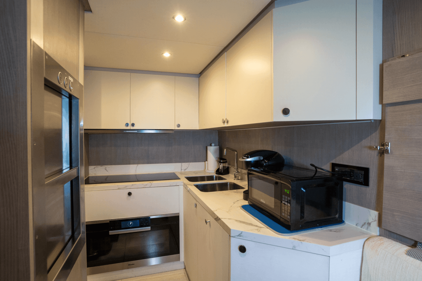 2022 Azimut S10 — photo 63