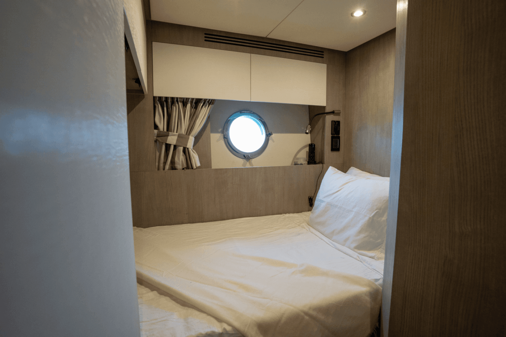 2022 Azimut S10 — photo 65