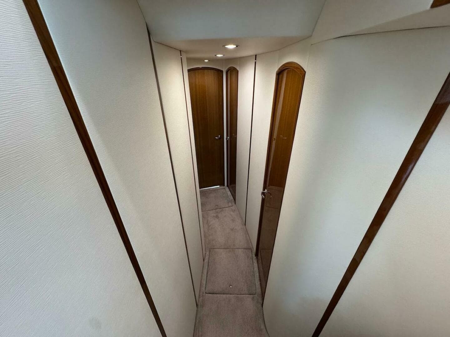 2007 Viking 52 Convertible — photo 14