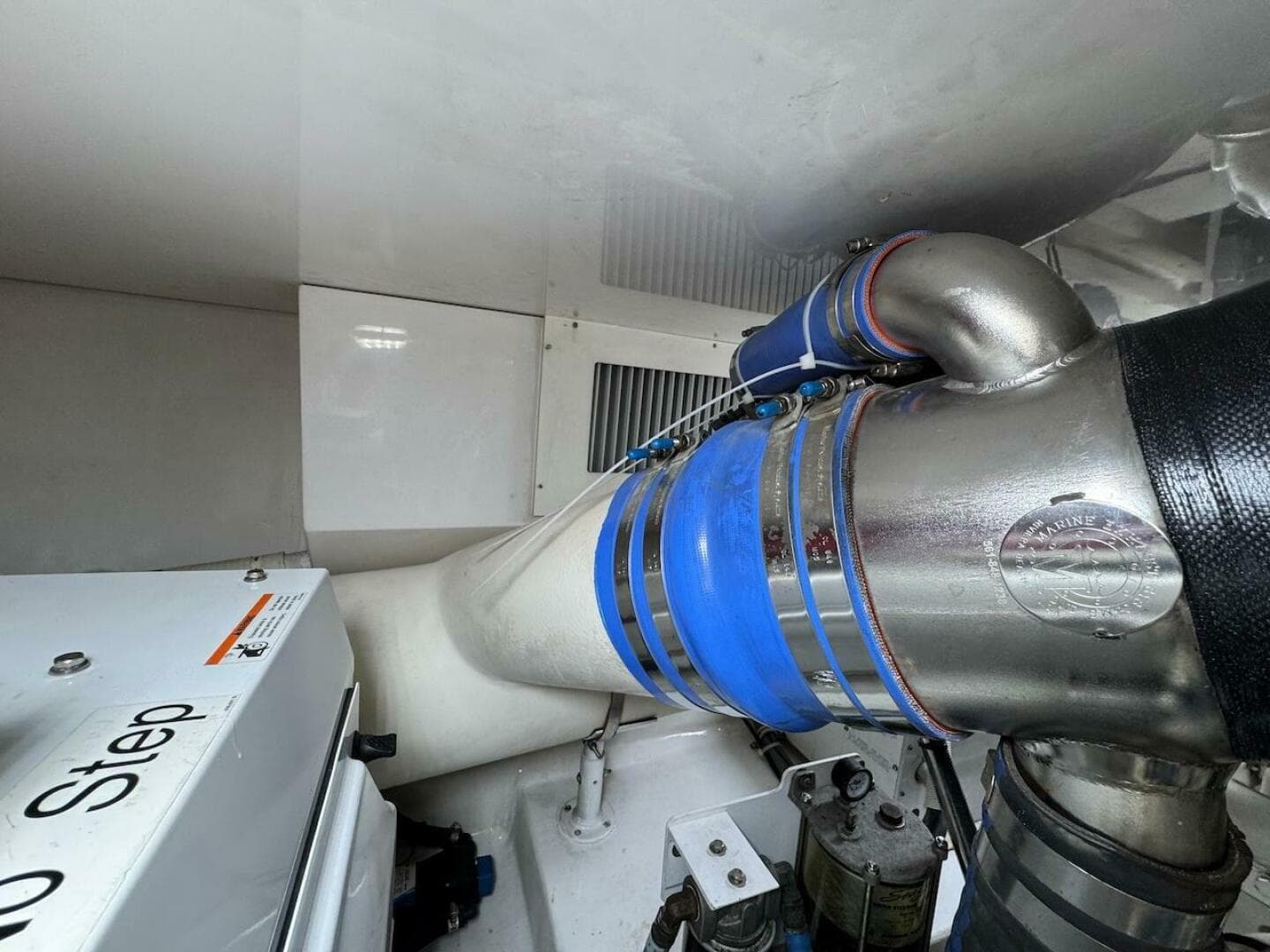 2007 Viking 52 Convertible — photo 42