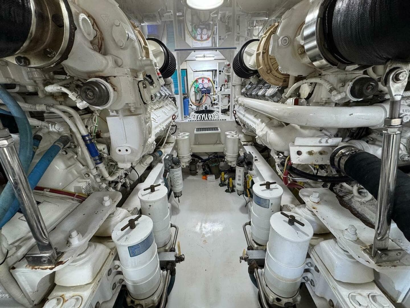 2007 Viking 52 Convertible — photo 38