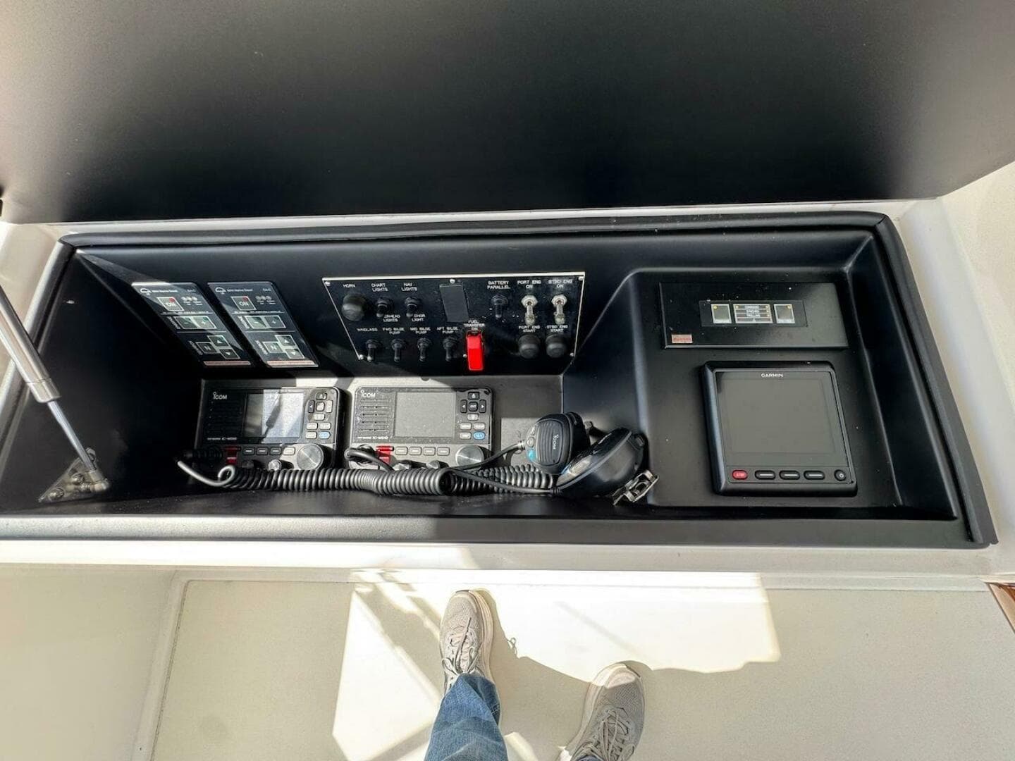 2007 Viking 52 Convertible — photo 31