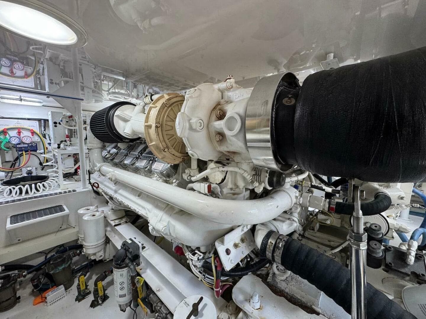 2007 Viking 52 Convertible — photo 44