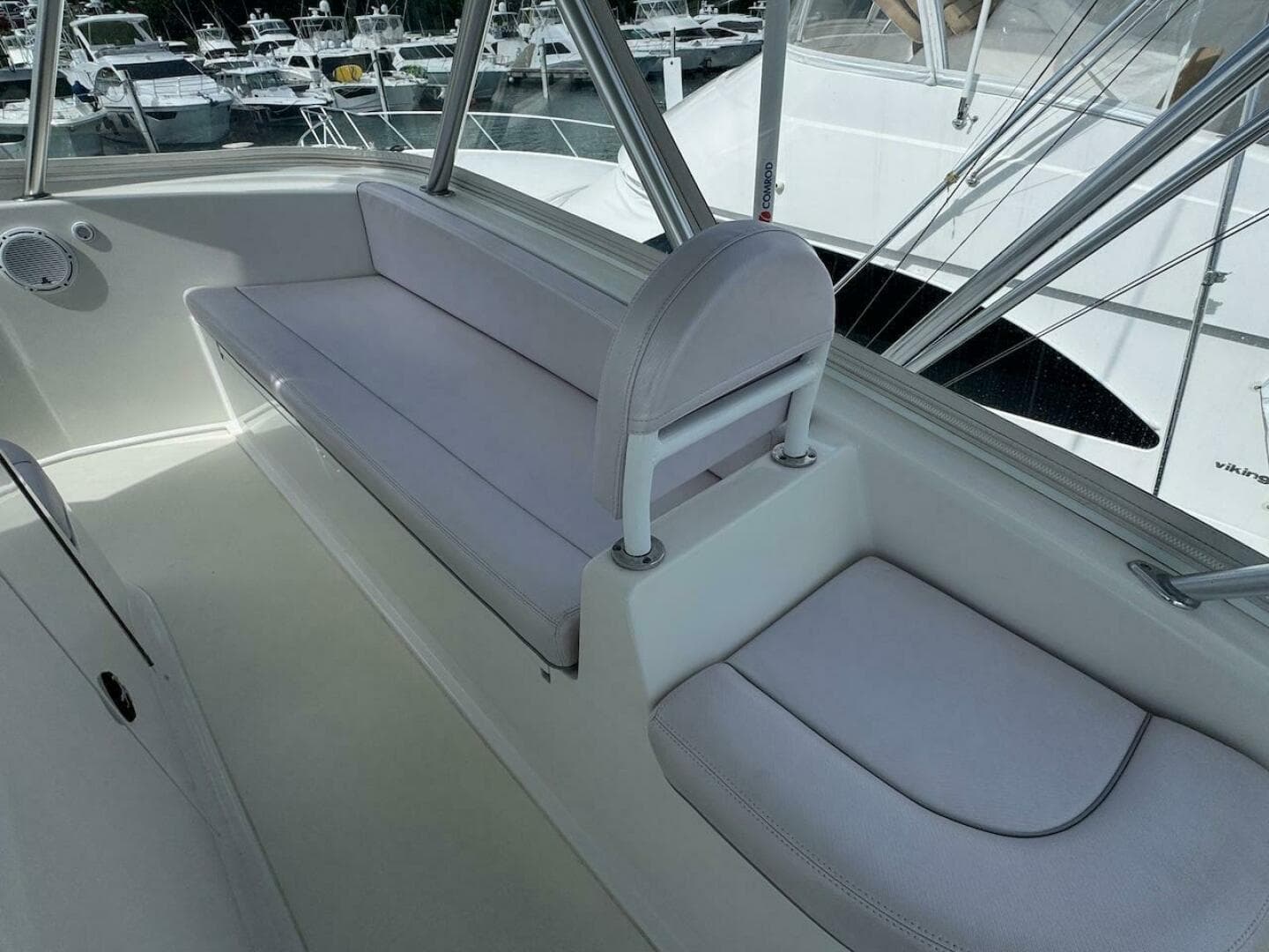 2007 Viking 52 Convertible — photo 34