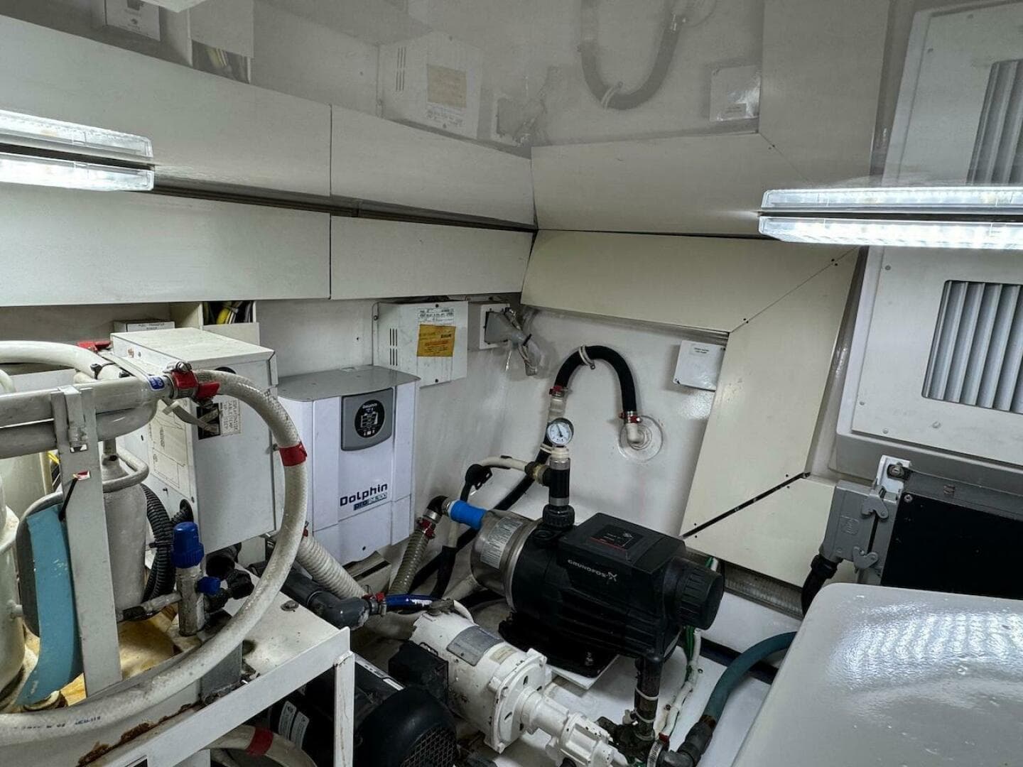 2007 Viking 52 Convertible — photo 49