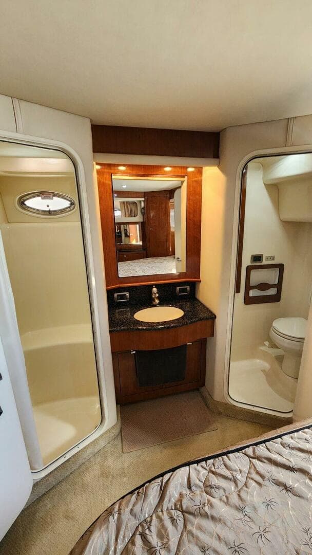 2004 Sea Ray 390 — photo 56