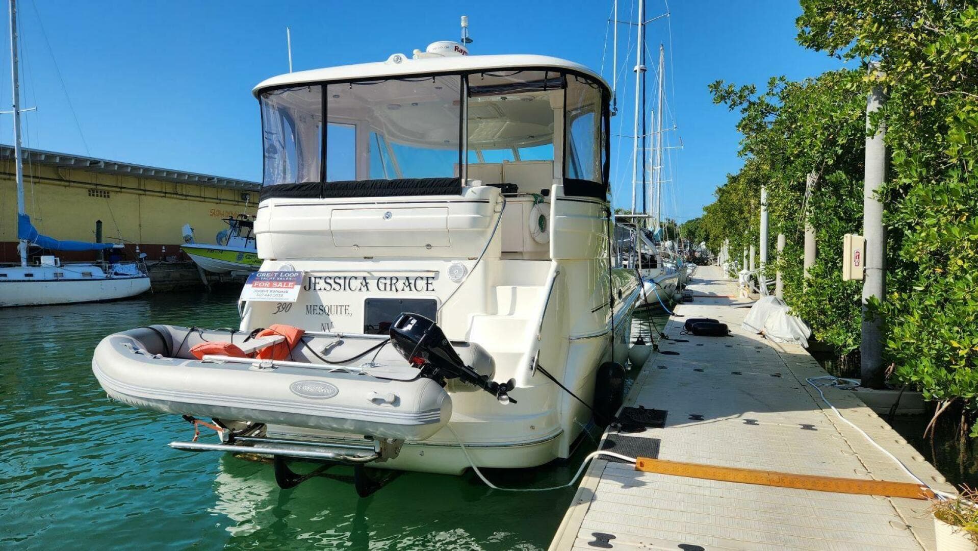 2004 Sea Ray 390 — photo 69