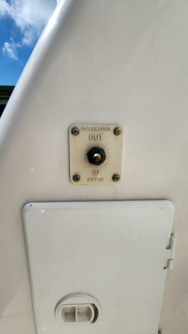 2004 Sea Ray 390 — photo 8