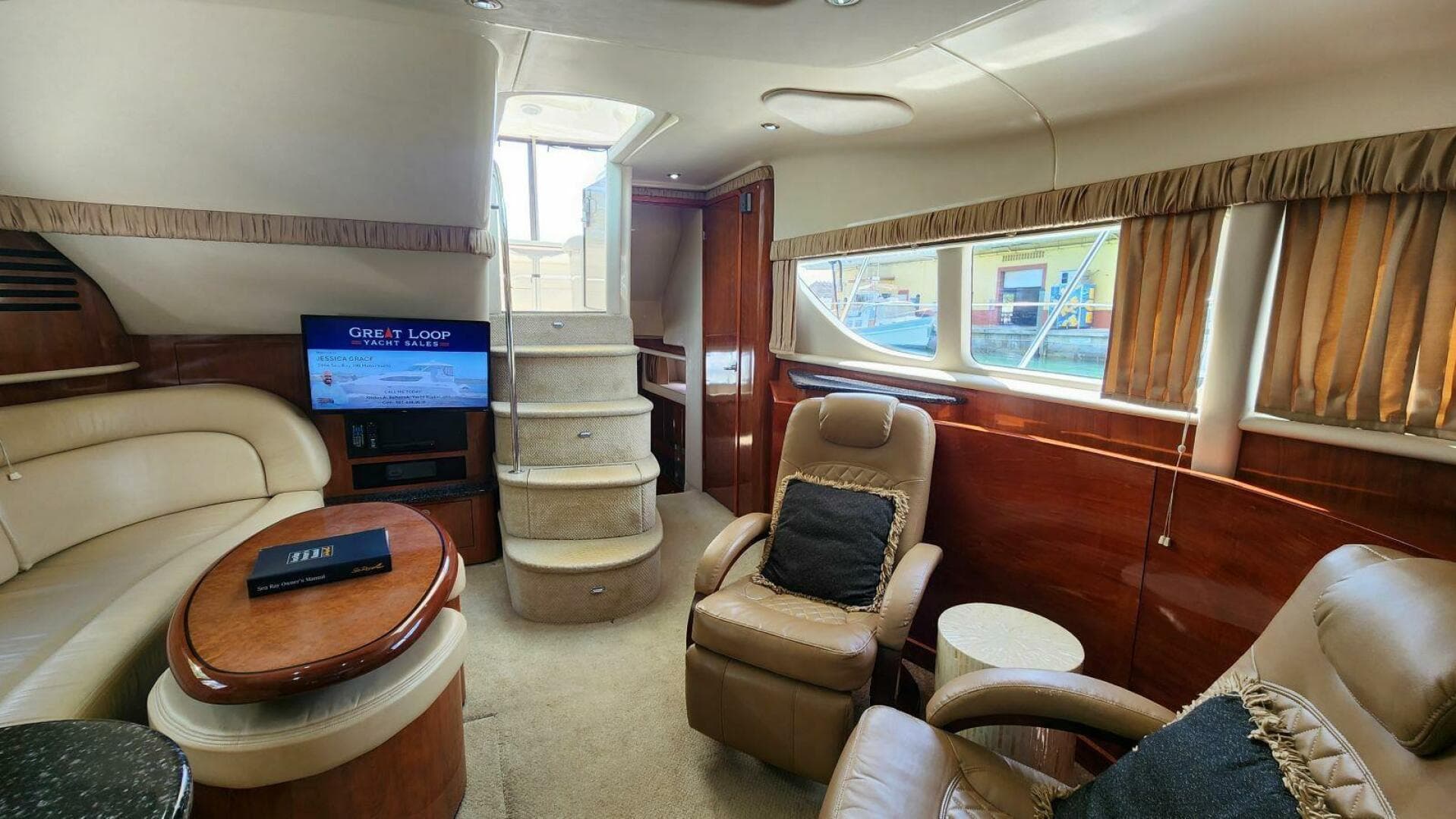 2004 Sea Ray 390 — photo 31