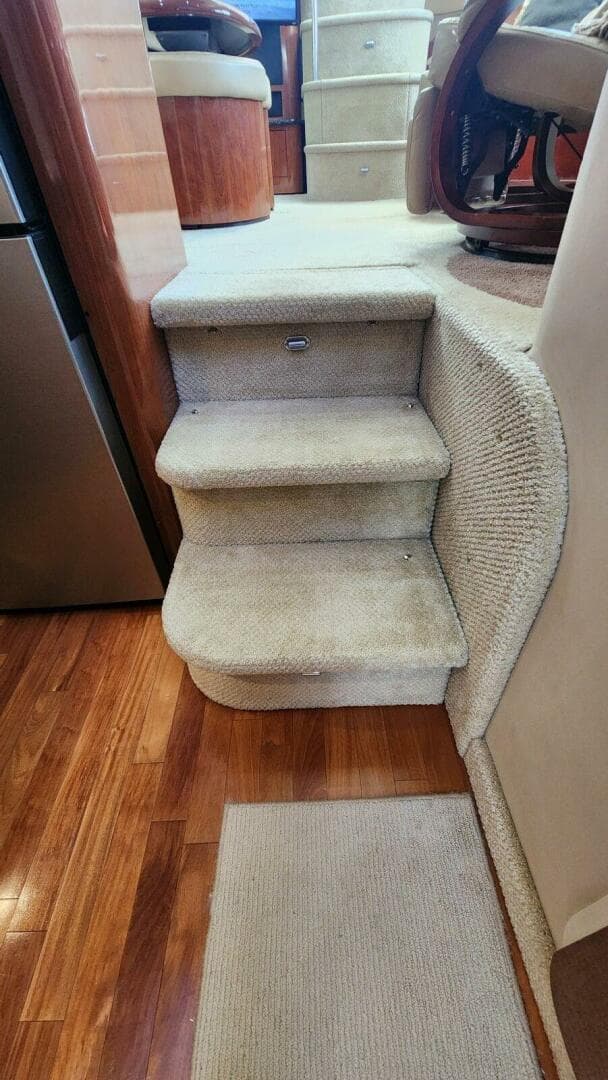 2004 Sea Ray 390 — photo 49