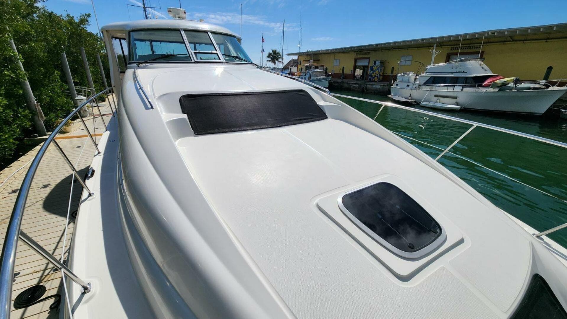 2004 Sea Ray 390 — photo 21