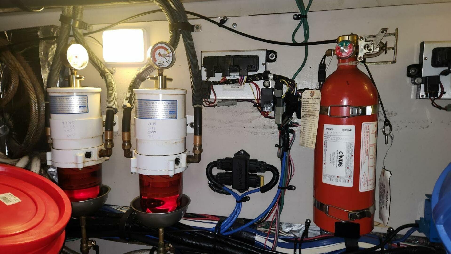 2004 Sea Ray 390 — photo 64