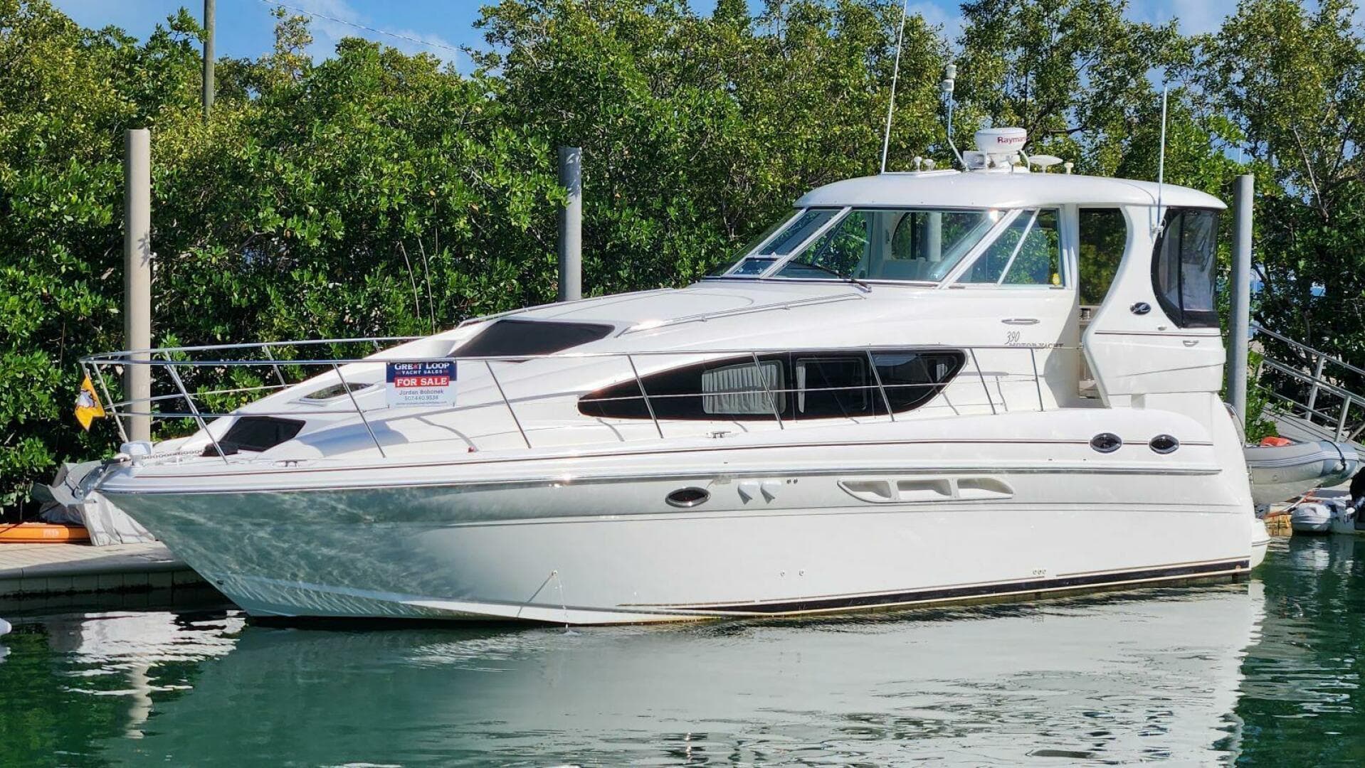 2004 Sea Ray 390 — photo 3