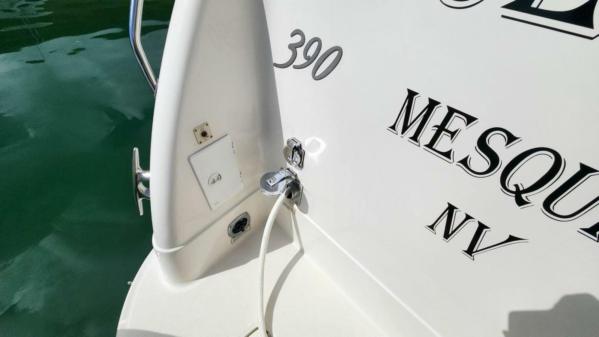 2004 Sea Ray 390 — photo 7