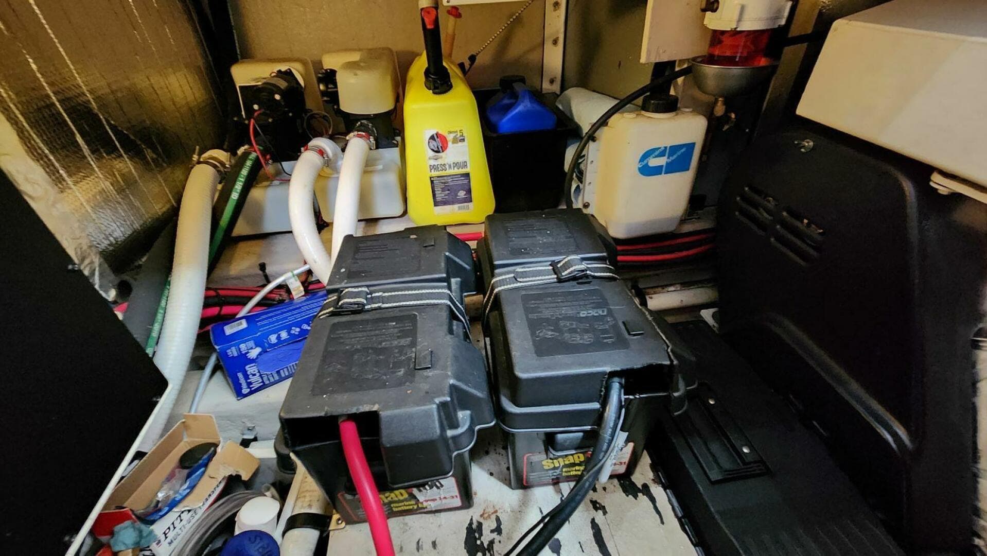 2004 Sea Ray 390 — photo 60