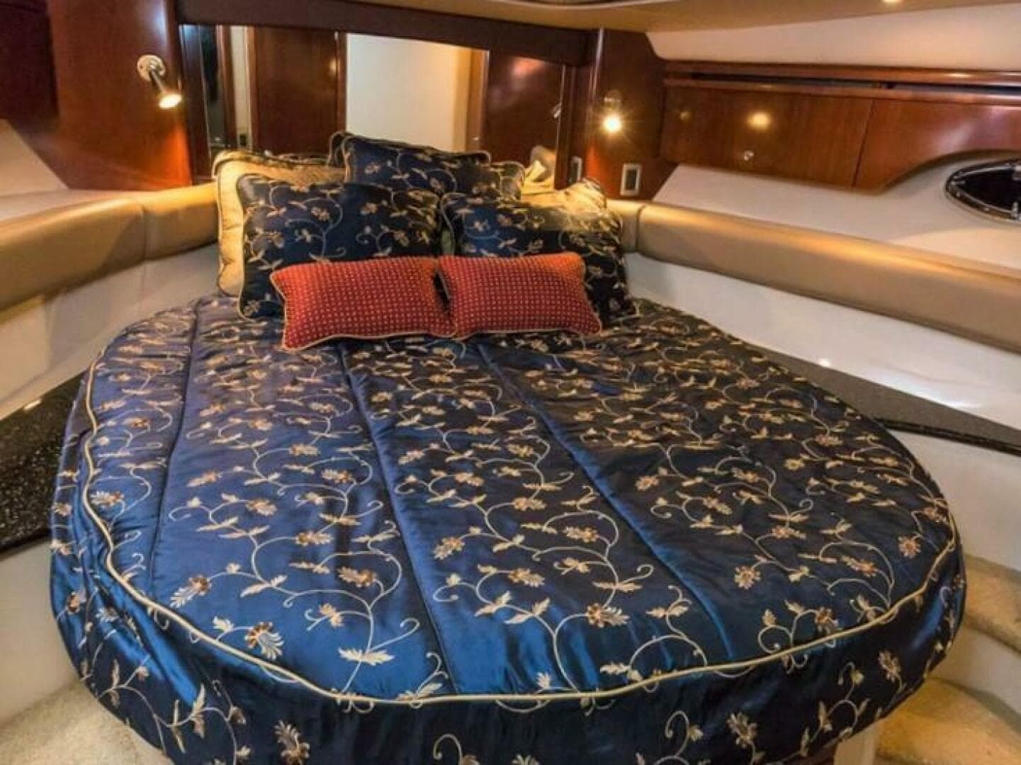 2009 Meridian 441 Sedan — photo 9