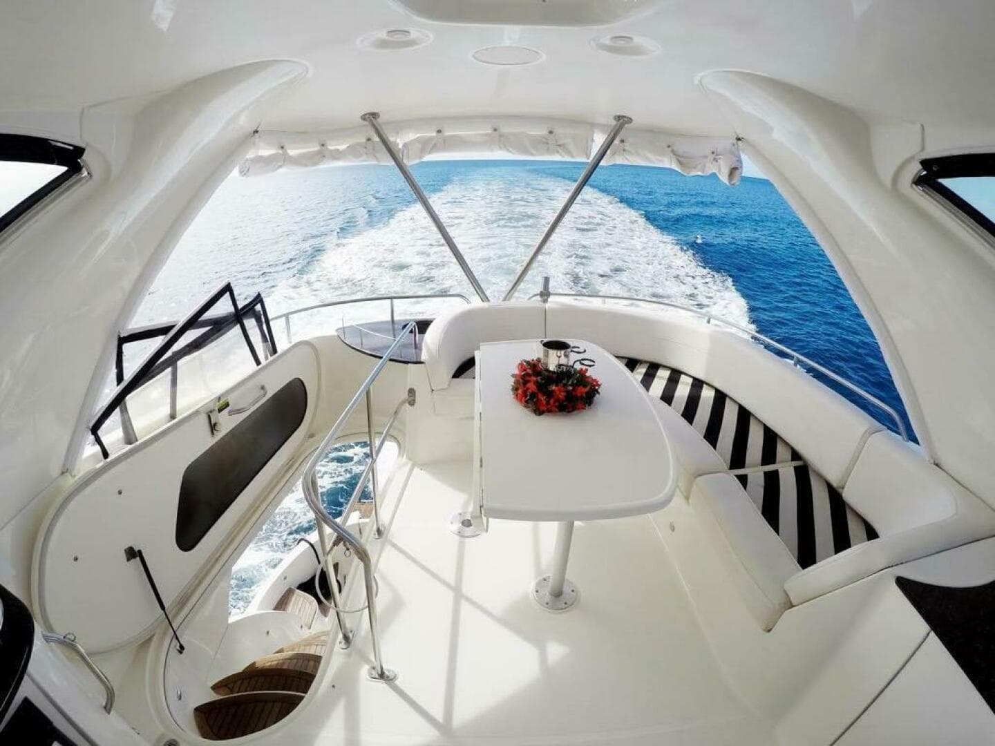 2009 Meridian 441 Sedan — photo 10