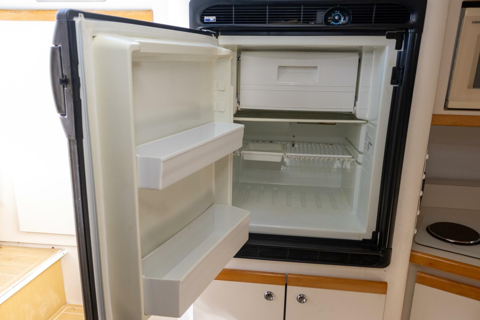 1995 Cruisers 3570 Esprit — photo 31