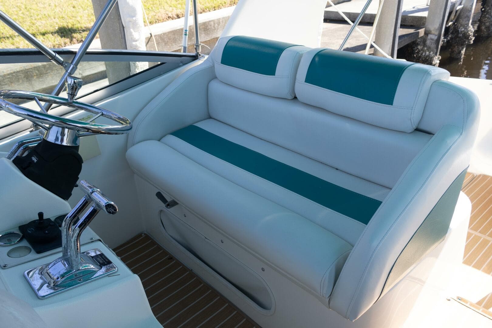 1995 Cruisers 3570 Esprit — photo 22